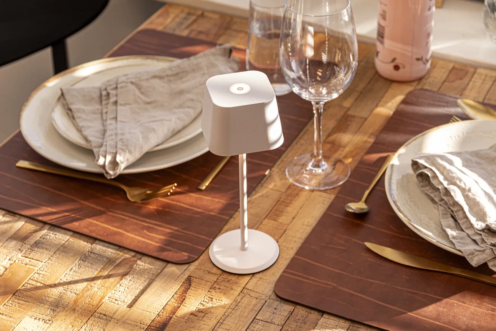 Lampe de table sans fil Malta — Securit® — En situation