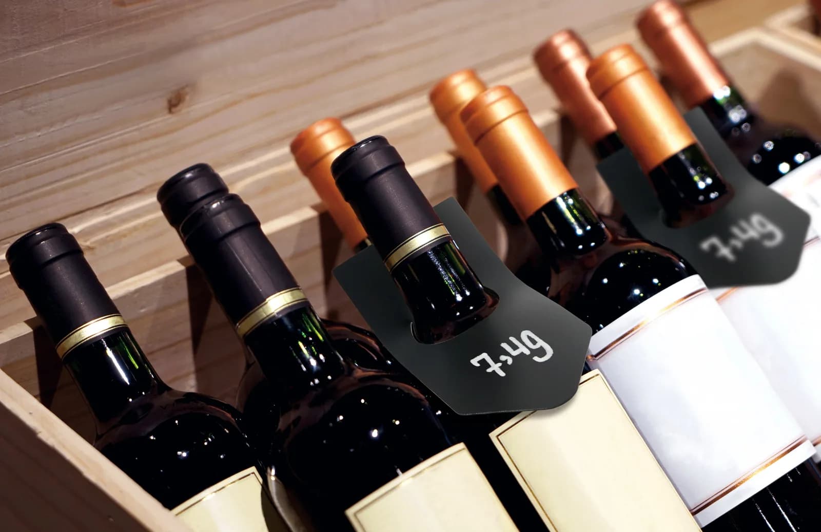 Étiquettes ardoises bouteille de vin — Securit® — En situation